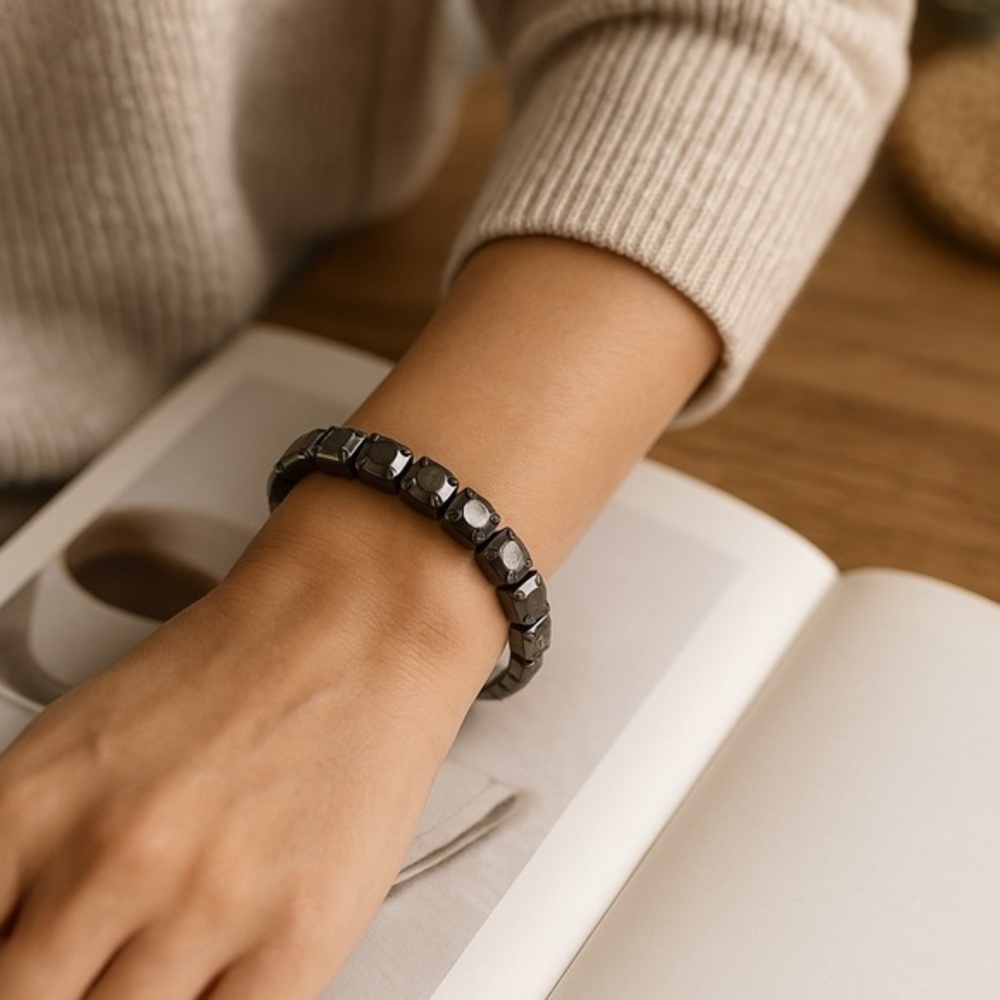 🖤 Black and Gray Eternity Bracelet – Elegant Modern Statement Jewelry